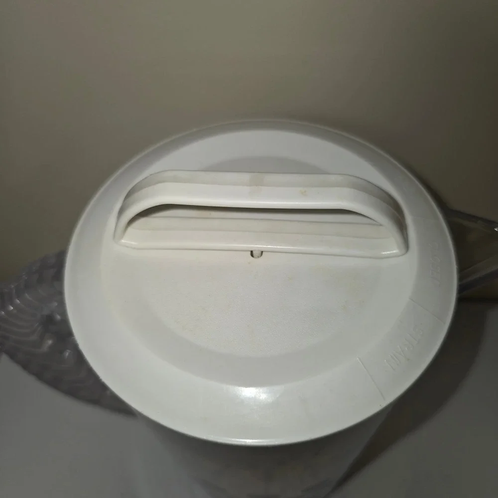 Pampered Chef Quick-Stir Pitcher 2 Qt Clear White Polka Dot 2272 Made in‎ USA